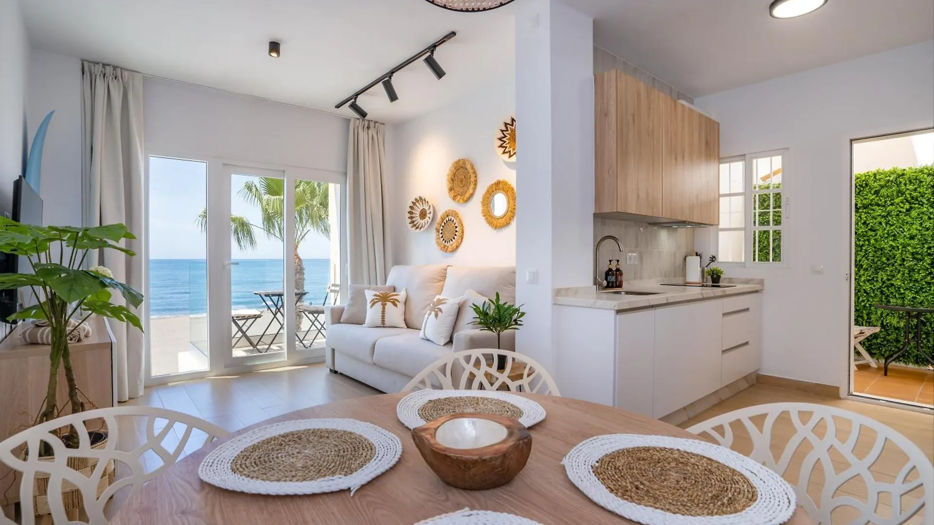 Ocean View On The Beach In The Center Of Town! Rincón de la Victoria Spanien